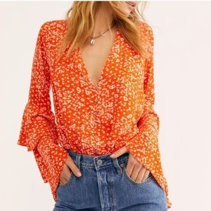 Free People She’s Ditzy Bodysuit Orange Floral Tiered Bell Sleeves V-Neck Sz XS